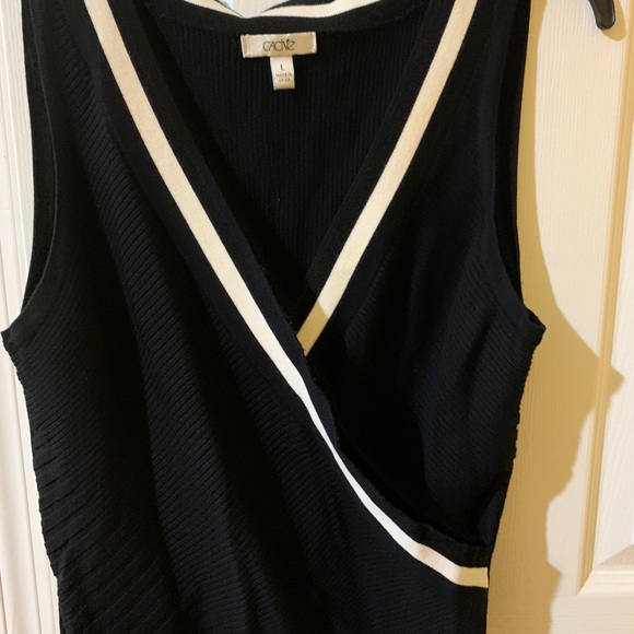 Beautiful Cache woman’s shirt black and white top - Picture 3 of 4